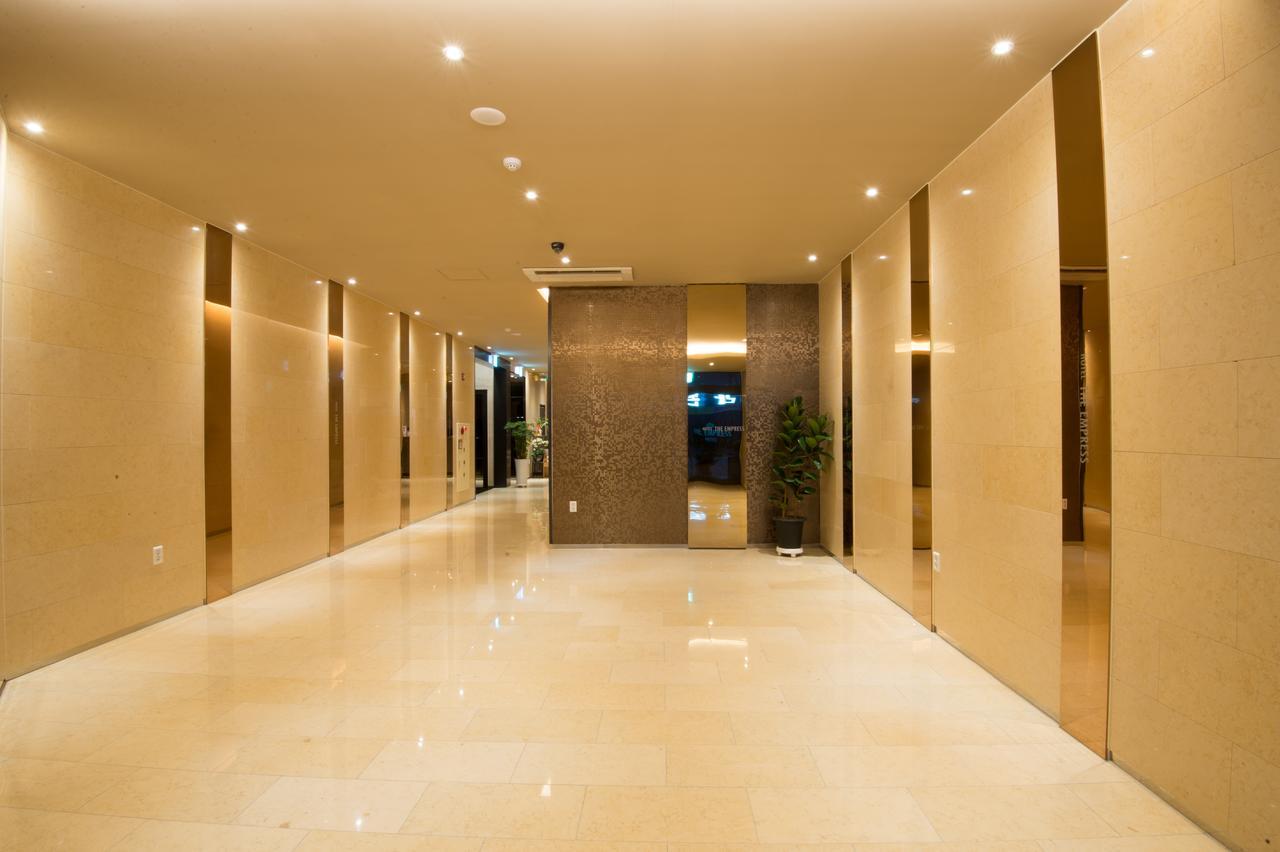 The Empress Hotel Daejeon Exterior foto